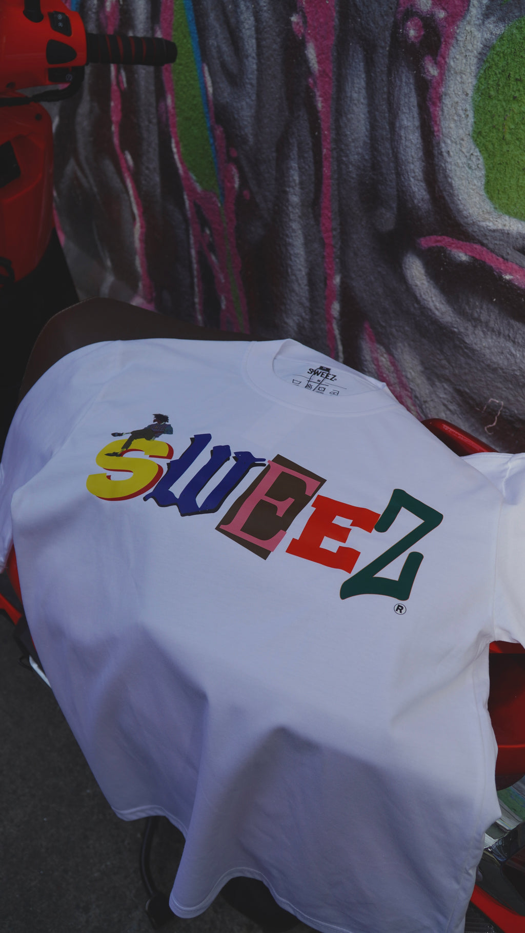 SWEEZ “COMICS” (WHITE)